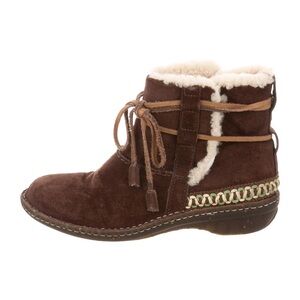UGG Cove Lace Up Shearling Leather Ankle Boots in Brown